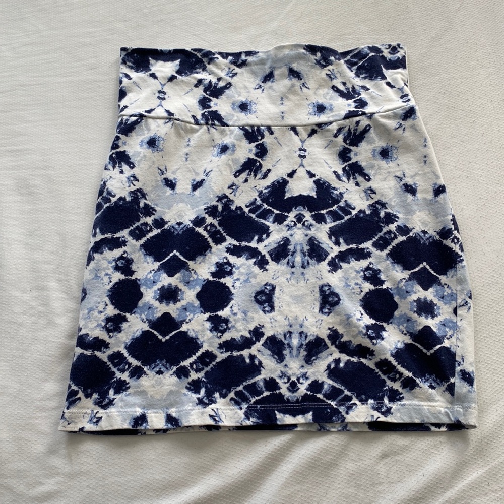 Charlotte Russe, mini skirt, Blue tie dye pattern, Size M